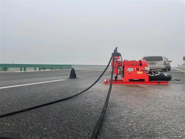 渔洋镇马路路基路面开裂下沉注浆加固灌浆